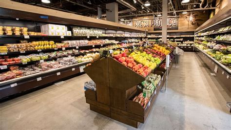 72 °. Crave. Aisles of Asian goods and a food hall highlight H Mart in Kakaako. By Joleen Oshiro. June 9, 2020. Unlimited access to premium stories for as low as $12.95 /mo. …